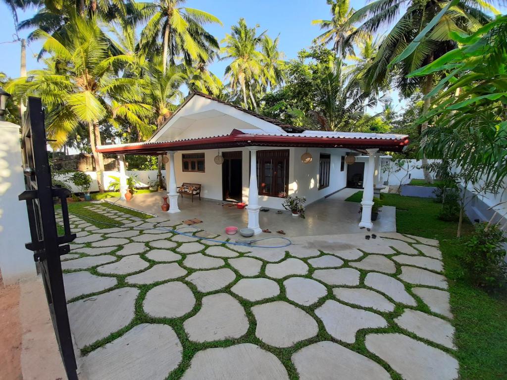 Villa Black Beach