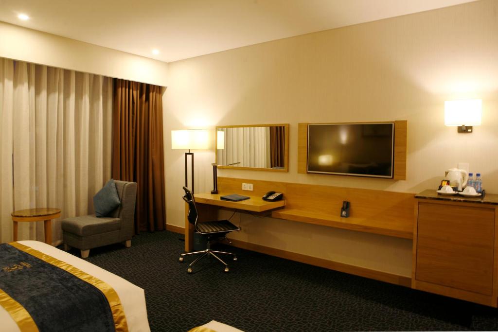 Трехместный (Семейный номер с окном (для 4 взрослых)), Ciao Saigon Hotel & Spa