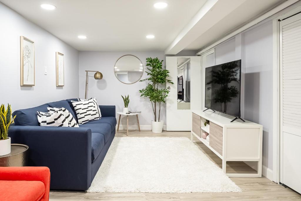 Апартаменты (Апартаменты с 2 спальнями), Bright and Cozy 2BR Condo in Logan Square!