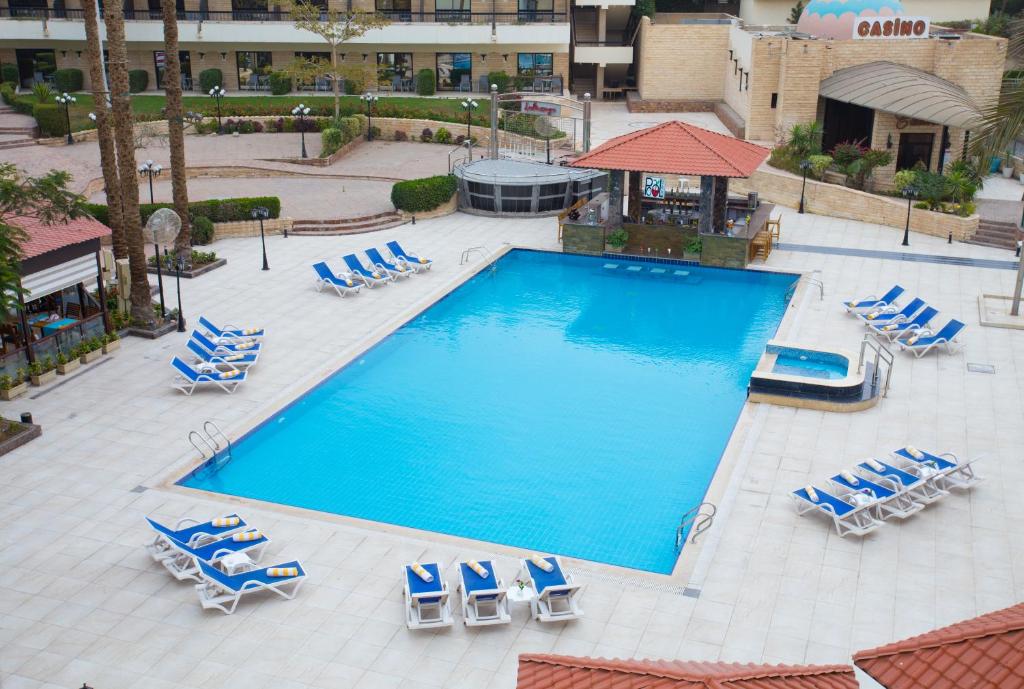 Двухместный (Номер с кроватью размера «queen-size» и видом на бассейн), Le Passage Cairo Hotel & Casino