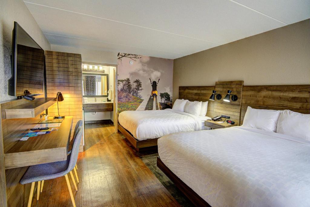 Clarion Pointe Downtown Gatlinburg photo 3