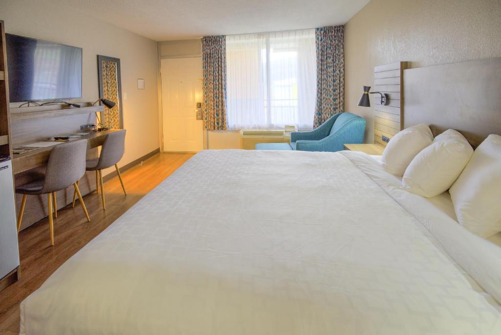 Clarion Pointe Downtown Gatlinburg photo 4