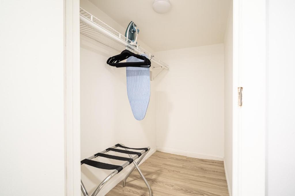 Апартаменты (Апартаменты с 2 спальнями), Bright and Cozy 2BR Condo in Logan Square!