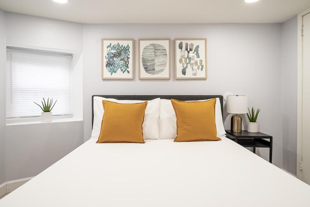 Апартаменты (Апартаменты с 2 спальнями), Bright and Cozy 2BR Condo in Logan Square!