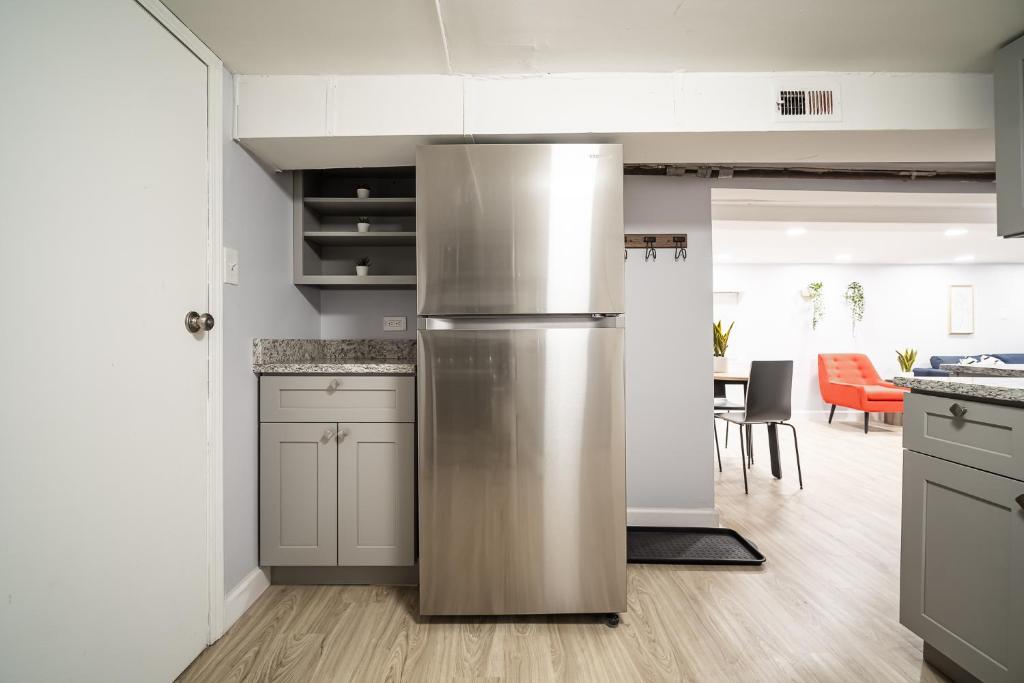 Апартаменты (Апартаменты с 2 спальнями), Bright and Cozy 2BR Condo in Logan Square!