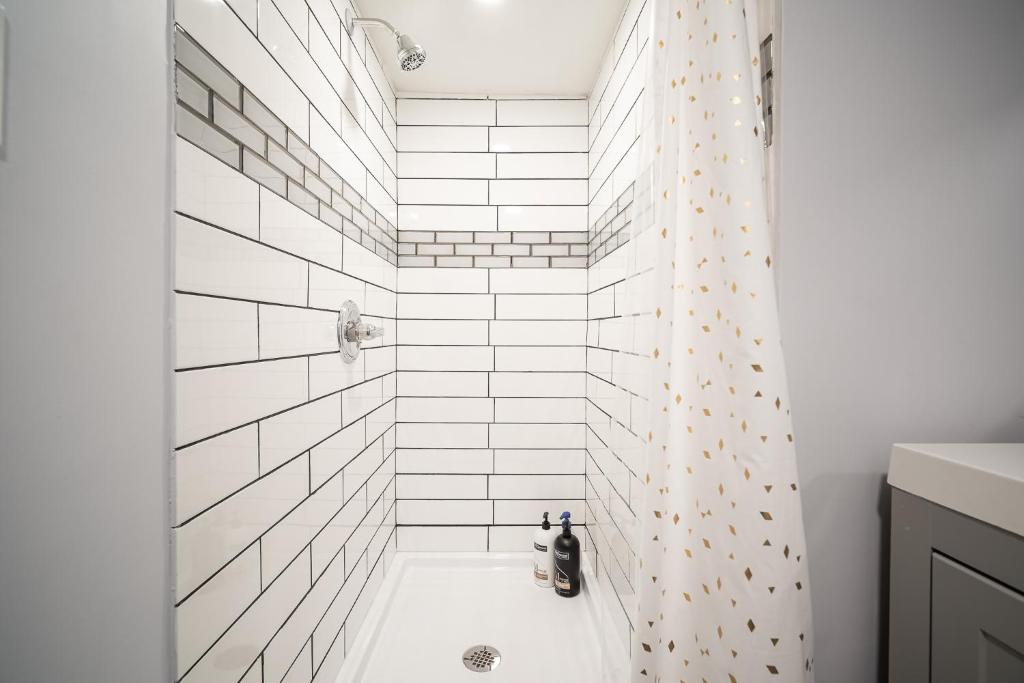 Апартаменты (Апартаменты с 2 спальнями), Bright and Cozy 2BR Condo in Logan Square!
