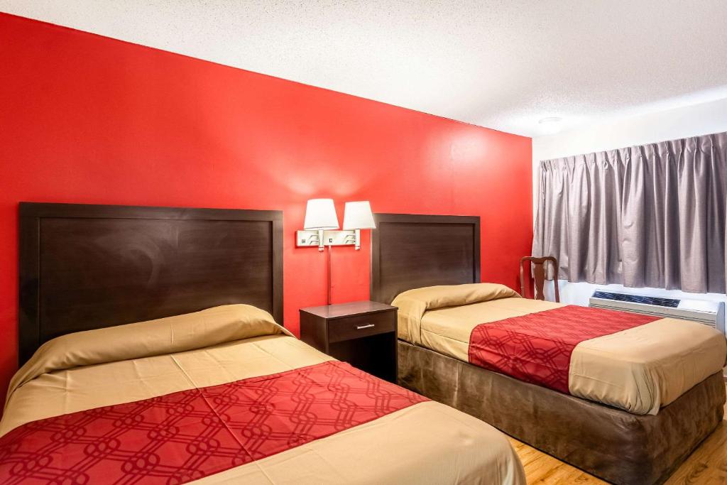 Econo Lodge East Staunton photo 4