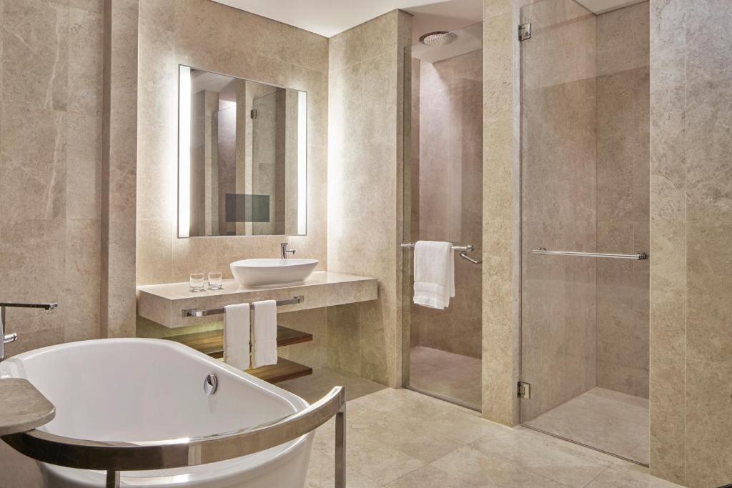 Двухместный (Полулюкс с 1 кроватью размера «king-size»), The Westin Singapore