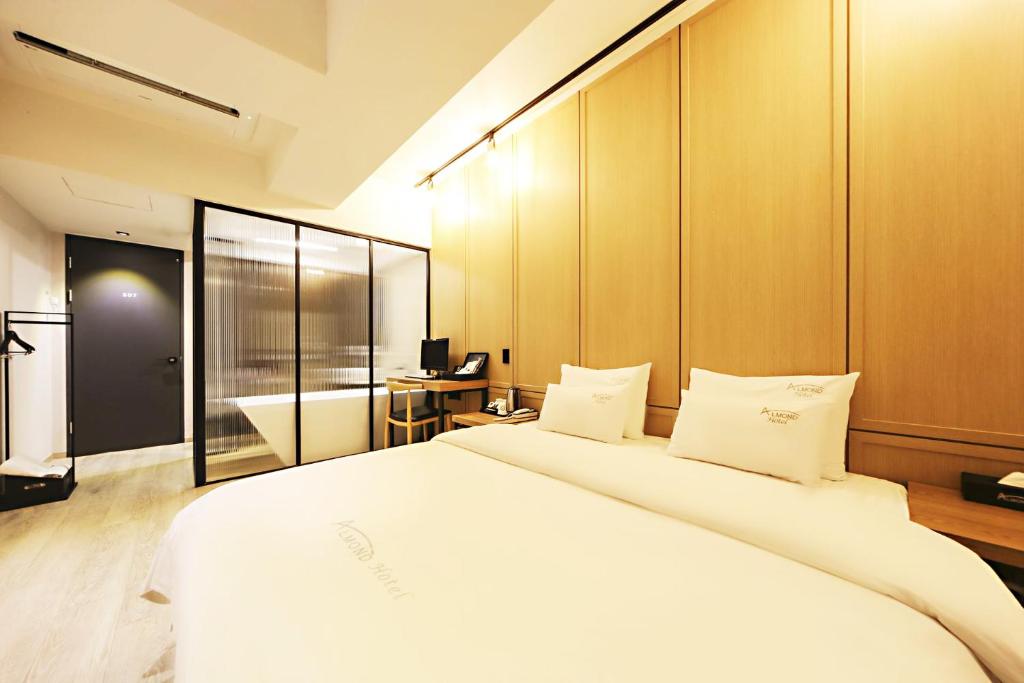 Masan Almond Hotel photo 3