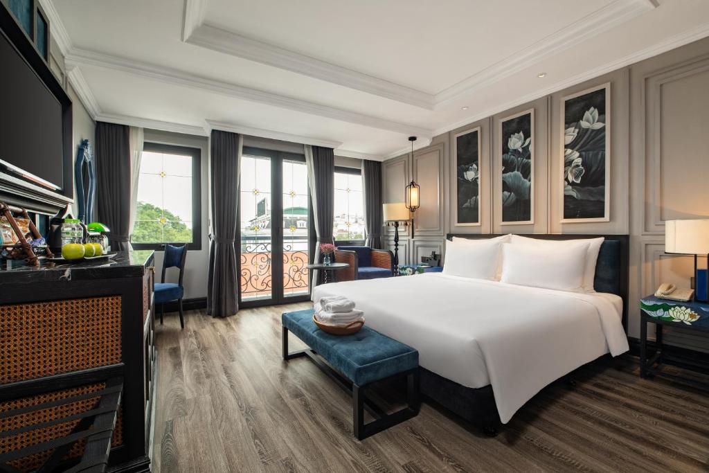 Сьюит (Номер Solarium с кроватью размера «king-size», балконом и видом на город), Solaria Hanoi Hotel