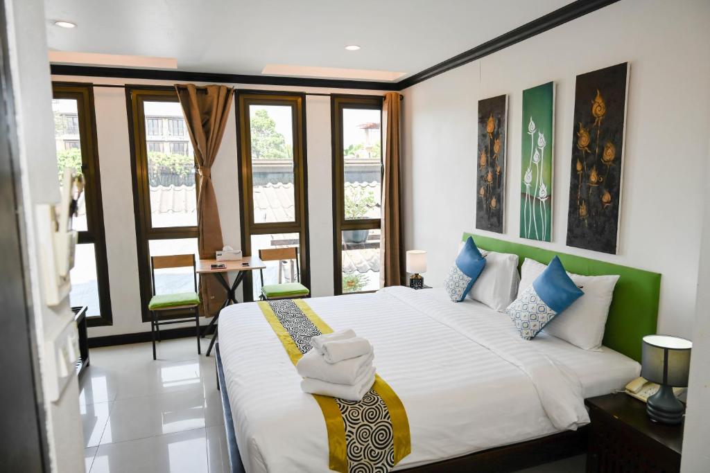 Queen Boutique Hotel photo 4
