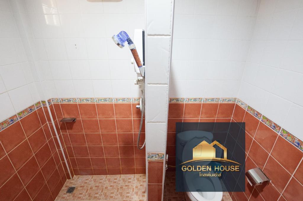 Golden House Hotel Sakaeo - Tap to explore photos