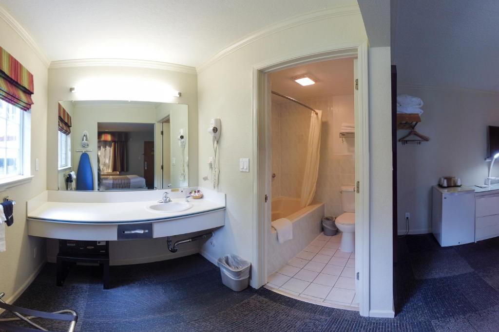 Двухместный (Номер с кроватью размера «queen-size»), Inn at Golden Gate