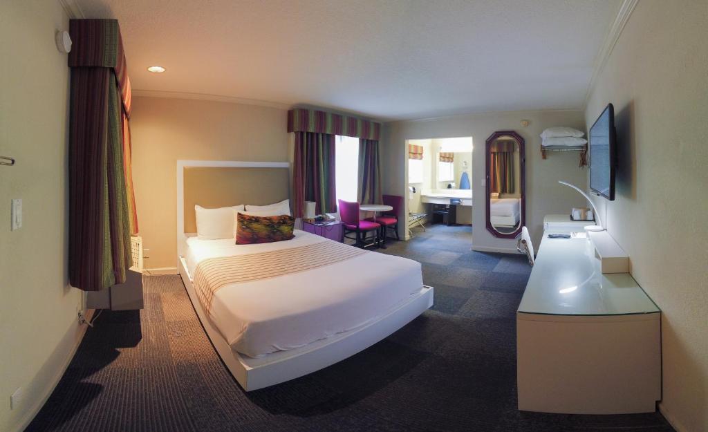 Inn at Golden Gate image