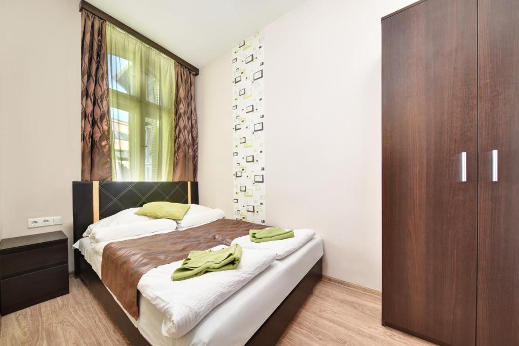 Апартаменты (Дизайнерские апартаменты с 2 спальнями), Fashion Street Boutique Apartment