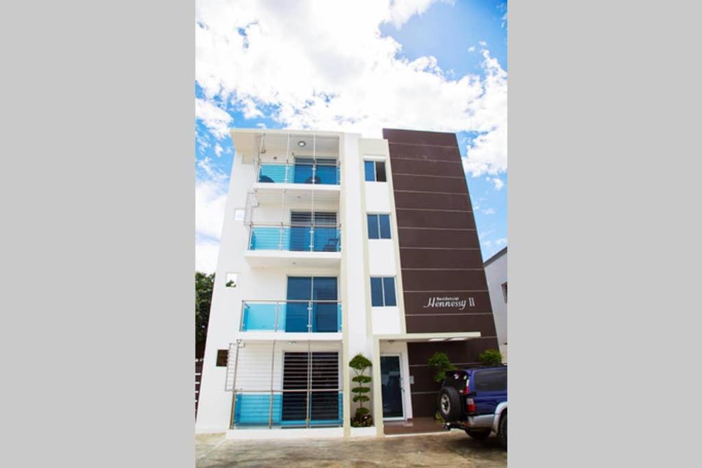 Modern 3 Bedroom Apt with Wifi and AC Near Airport and Major Areas photo 4