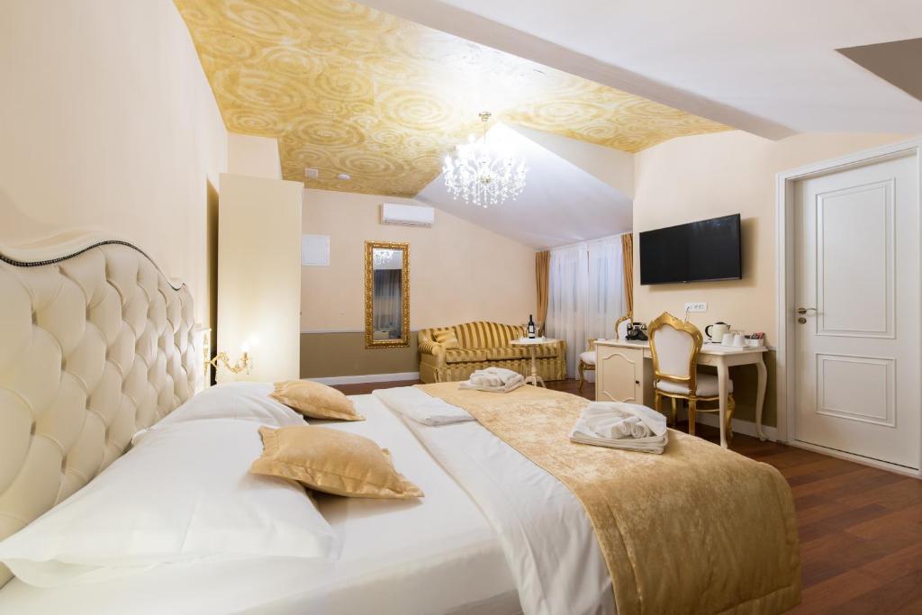 Central Square Heritage Hotel photo 4