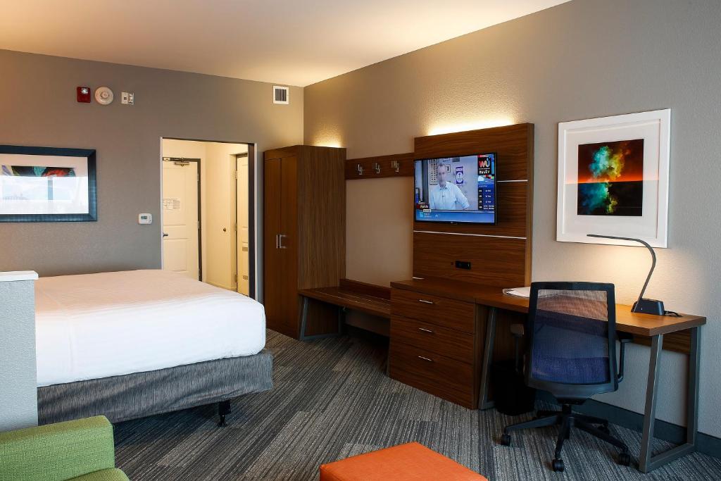Holiday Inn Express - Evansville, an IHG Hotel photo 4