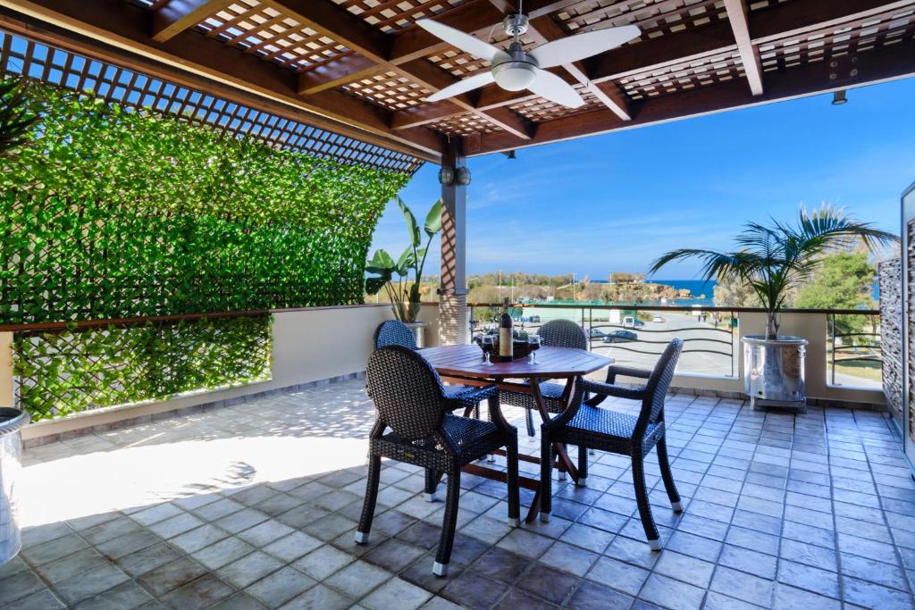 Xenios Dias Luxury Apartments With Sea View