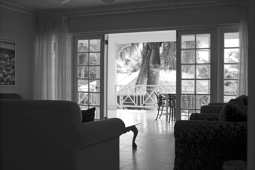 Beachcomber Club Resort photo 3