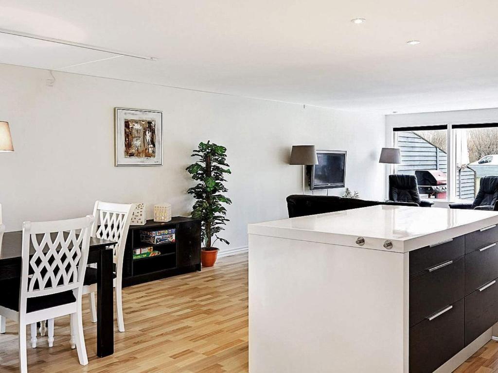 8 person holiday home in Grevinge photo 3