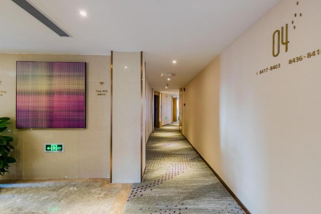 Lavande Hotels·Guangzhou Fangcun Jiaokou Metro Station photo 2