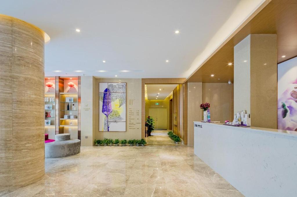Lavande Hotels·Guangzhou Fangcun Jiaokou Metro Station photo 3