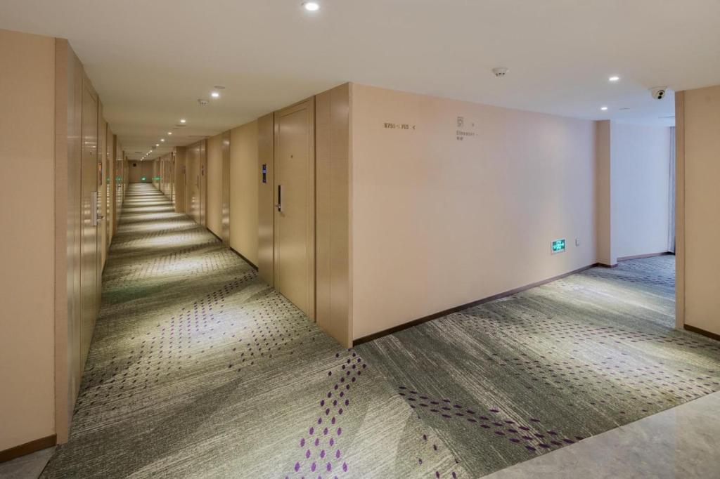 Lavande Hotels·Guangzhou Jingxi Southern Hospital Metro Station photo 2