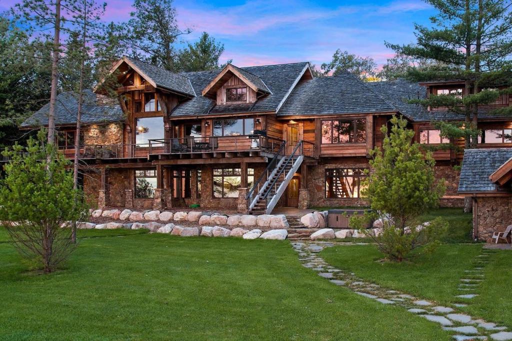 Gull Lakes Finest! Reclaimed Charm and Luxury image