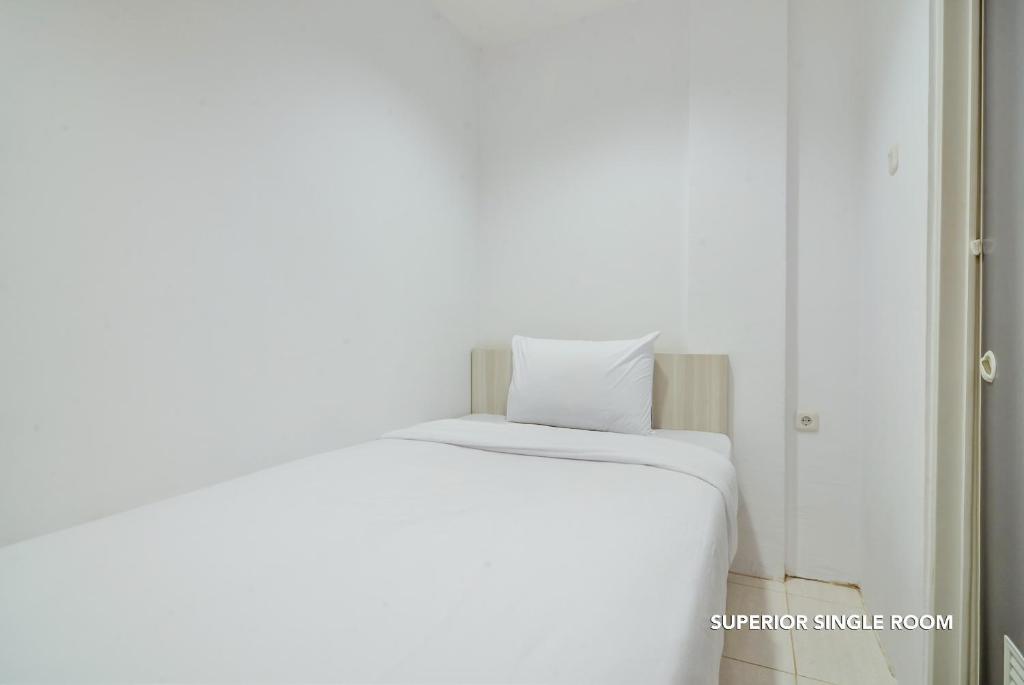 Одноместный (Улучшенный одноместный номер), ZEN Rooms Mangga Besar Raya