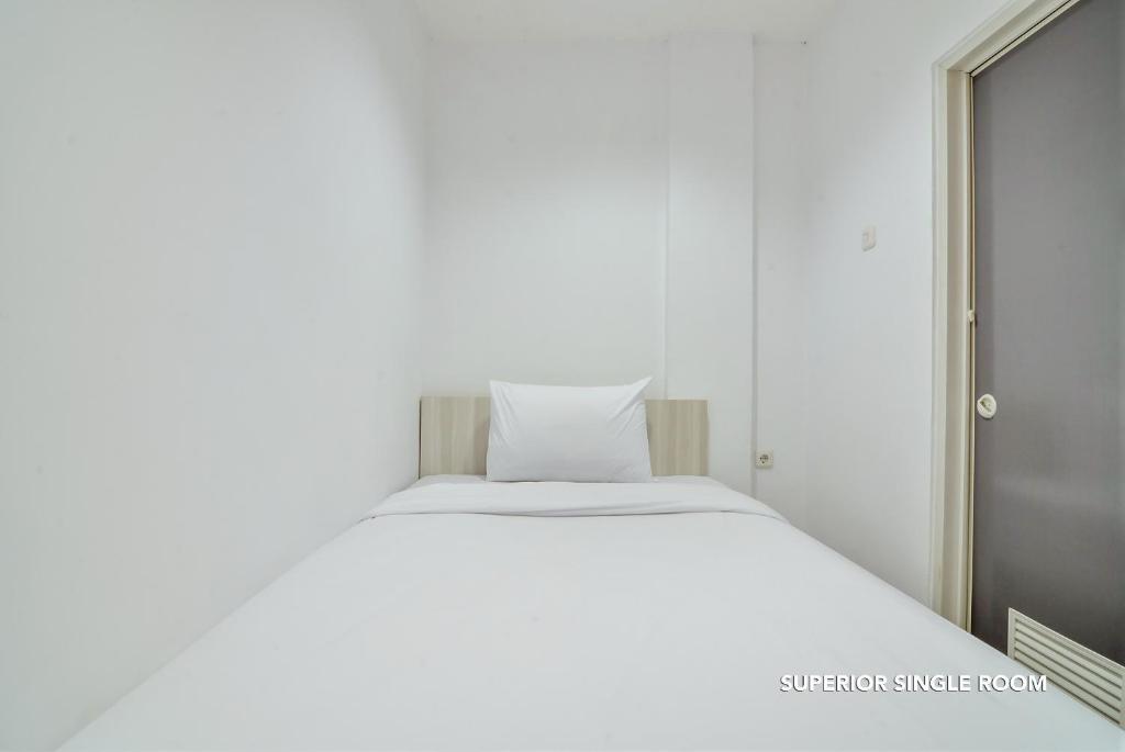 Одноместный (Улучшенный одноместный номер), ZEN Rooms Mangga Besar Raya