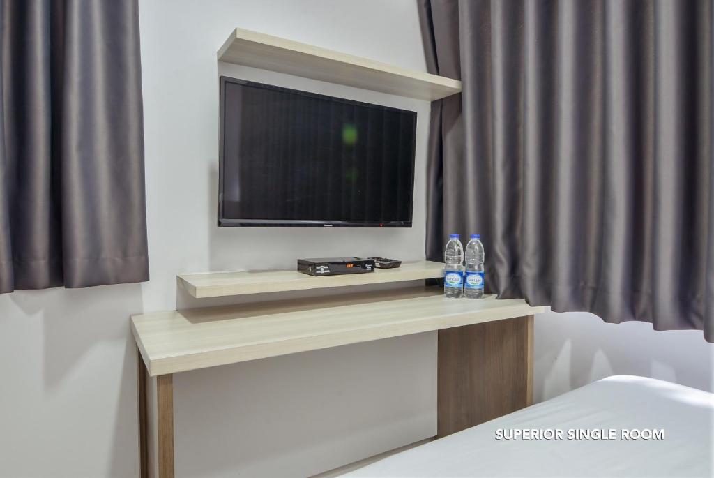 Одноместный (Улучшенный одноместный номер), ZEN Rooms Mangga Besar Raya