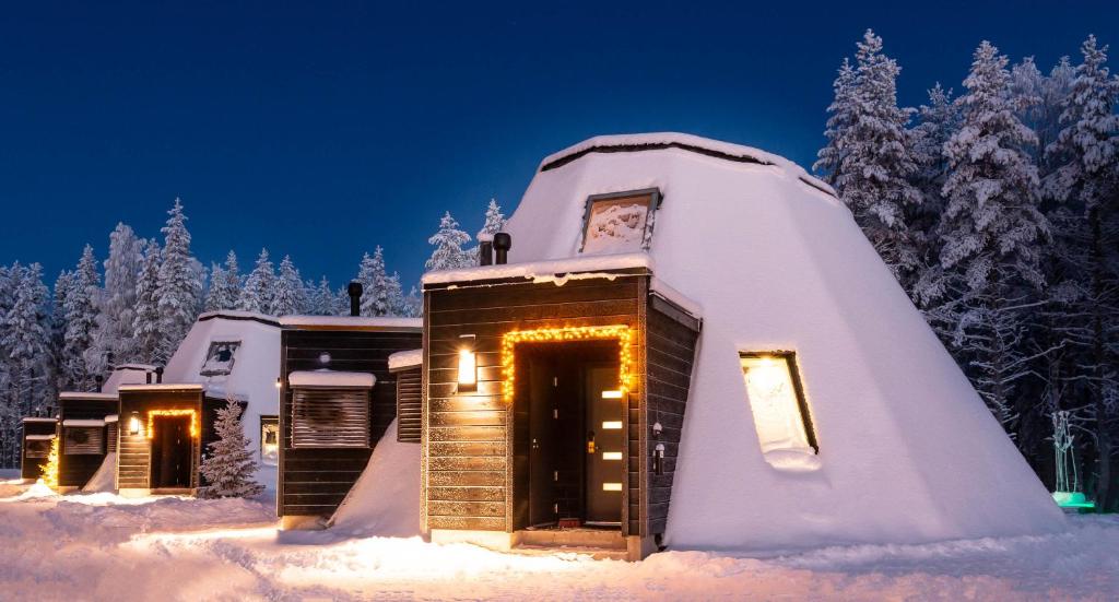 Апартаменты (Апартаменты «Премиум» Glass с сауной и гидромассажной ванной), Snowman World Glass Resort