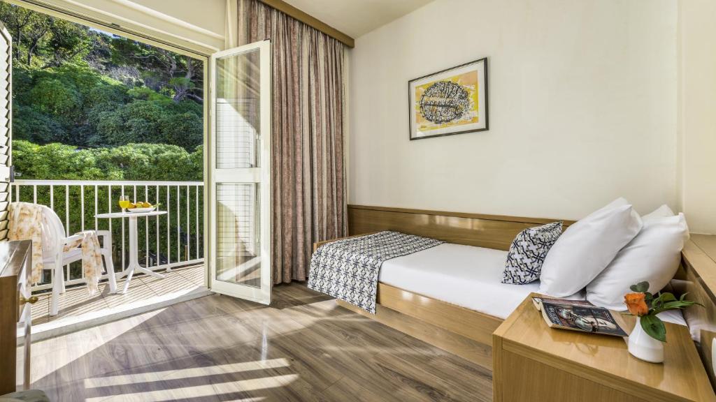 Одноместный (Стандартный одноместный номер с видом на парк и балконом), Hotel Splendid