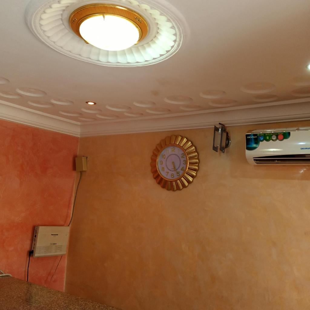 LARRYDAM HOTEL AND SUITES photo 3