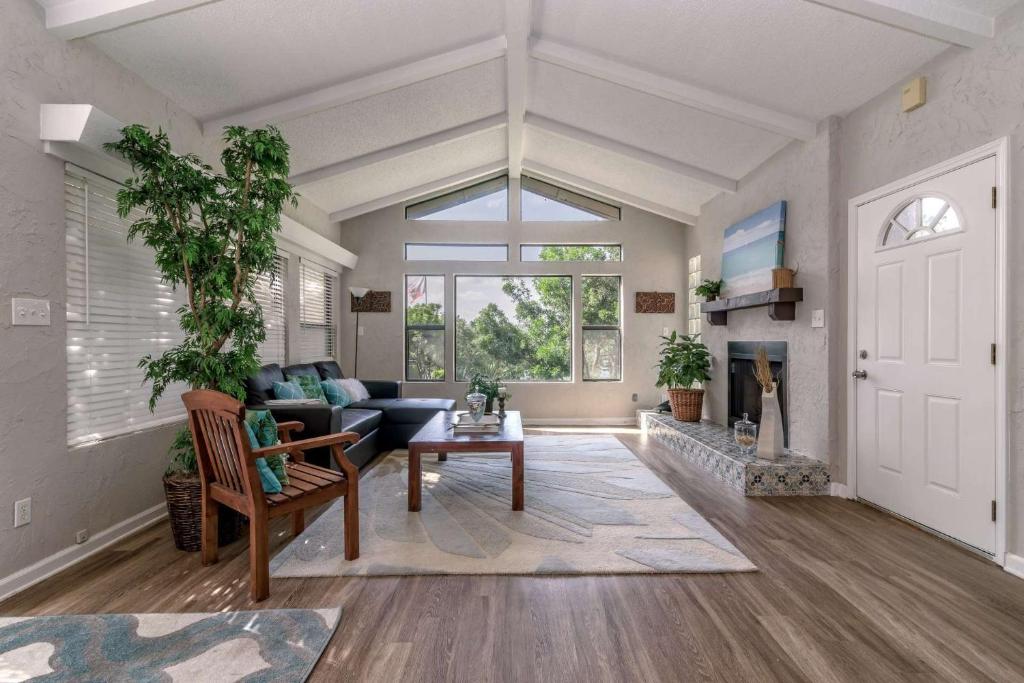 Comanche Trail Guest House image