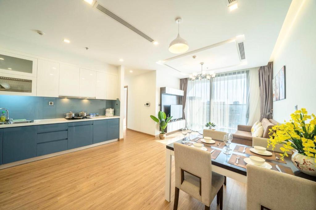 BOM HOMESTAY- VINHOMES METROPOLIS-Service Apartment