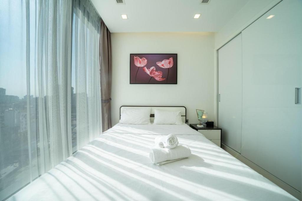 BOM HOMESTAY- VINHOMES METROPOLIS-Service Apartment