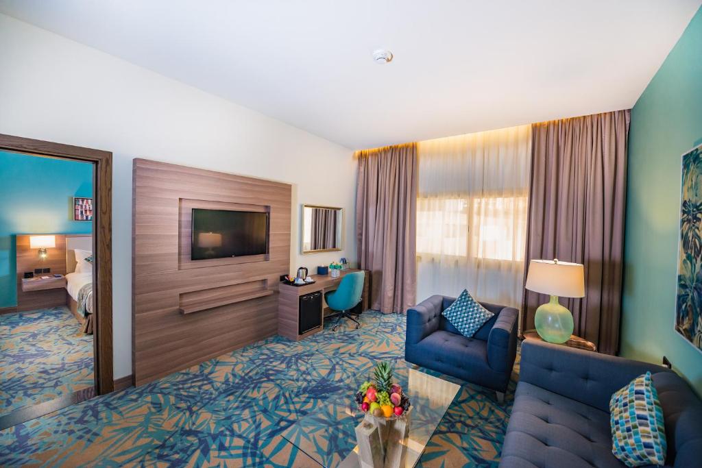 Сьюит (Полулюкс), Отель MENA Plaza Hotel Albarsha