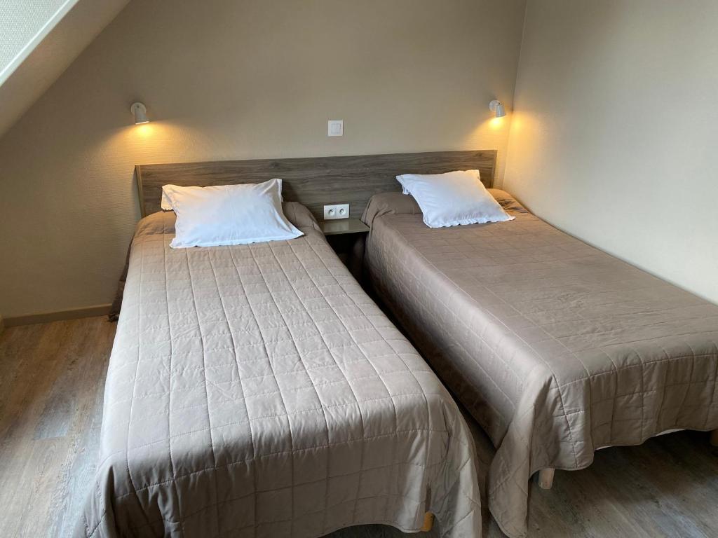 Четырехместный (Четырехместный номер), Angleterre Hotel