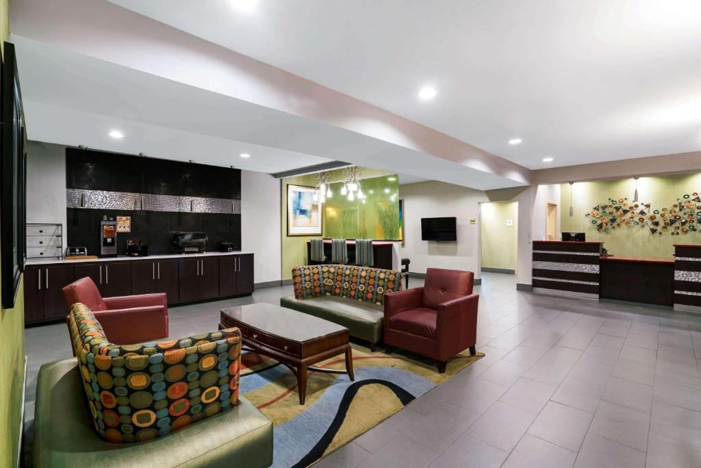 La Quinta by Wyndham Lebanon photo 4