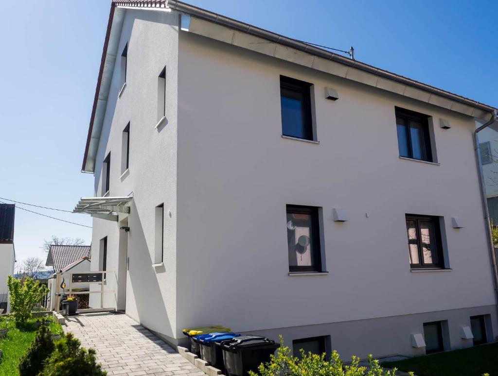 16Lilien Apartmentwohnung Gartenblick photo 1