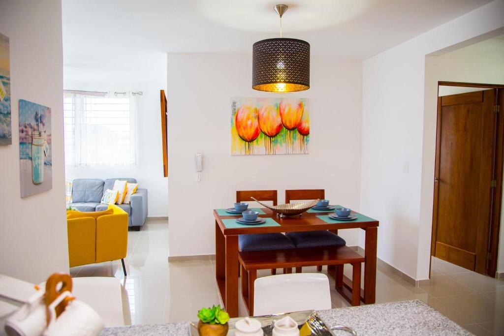 Modern 3 Bedroom Apt with Wifi and AC Near Airport and Major Areas photo 1