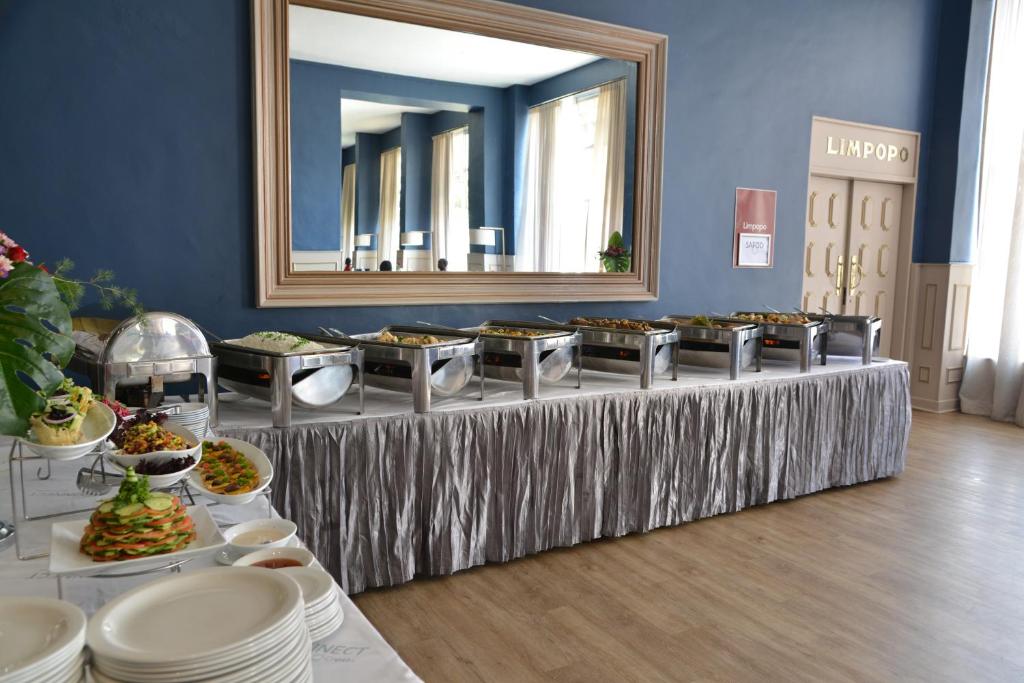 Cresta Jameson Hotel photo 2