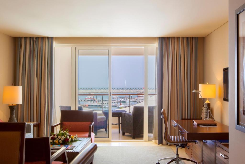 Апартаменты (One Bedroom Sea view Apartment (1 adults)), Millennium Resort Mussanah