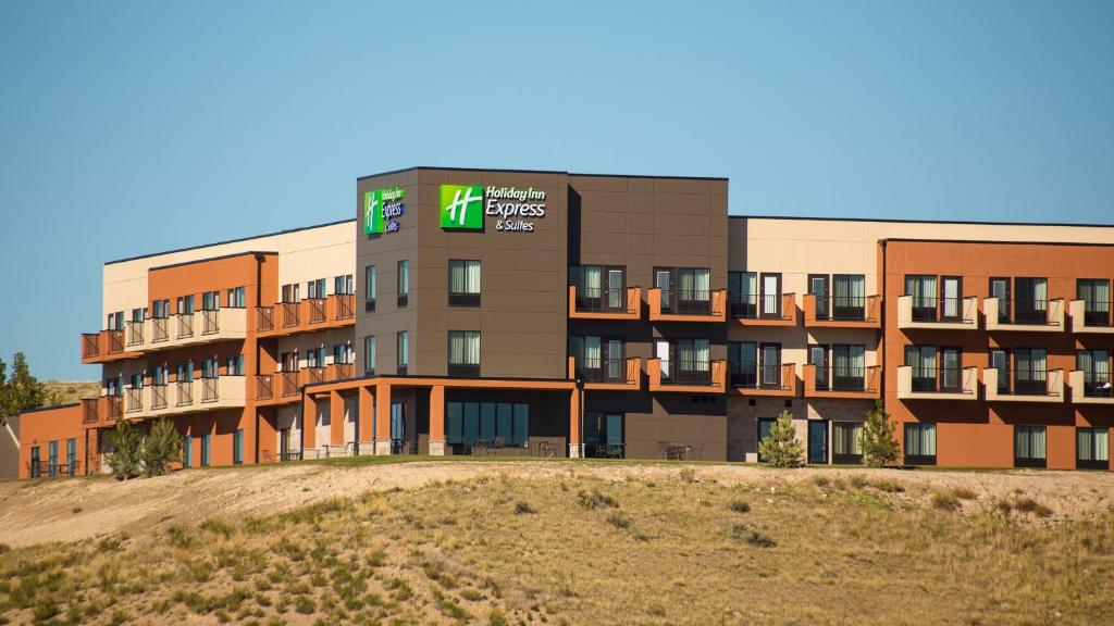 Holiday Inn Express & Suites Pocatello, an IHG Hotel image