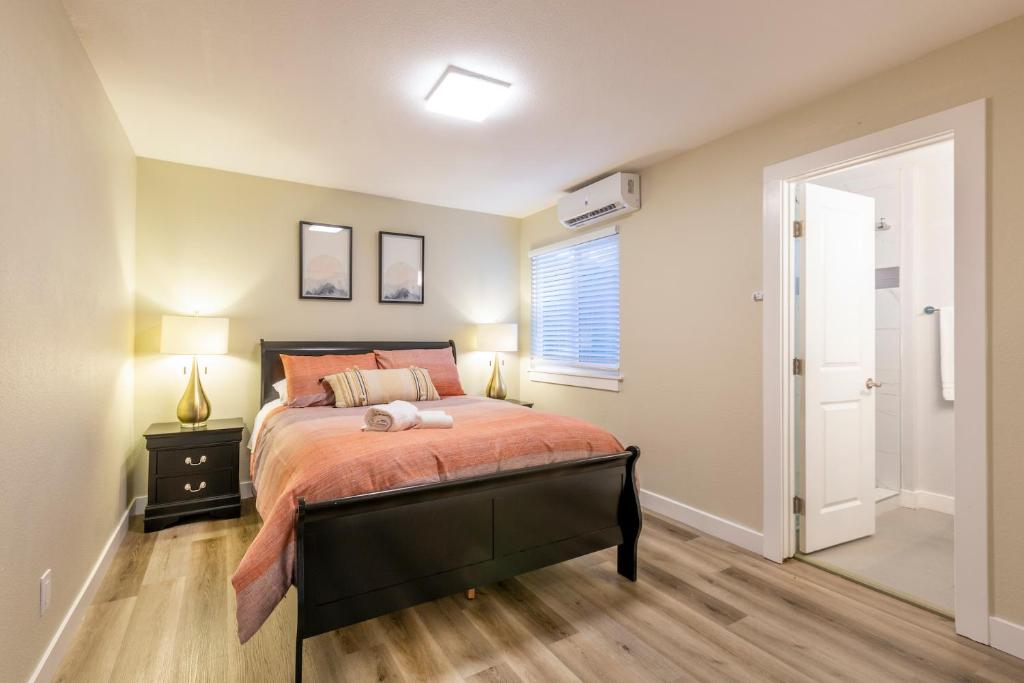 @ Marbella Lane 6BR Duplex in Downtown San Jose photo 4