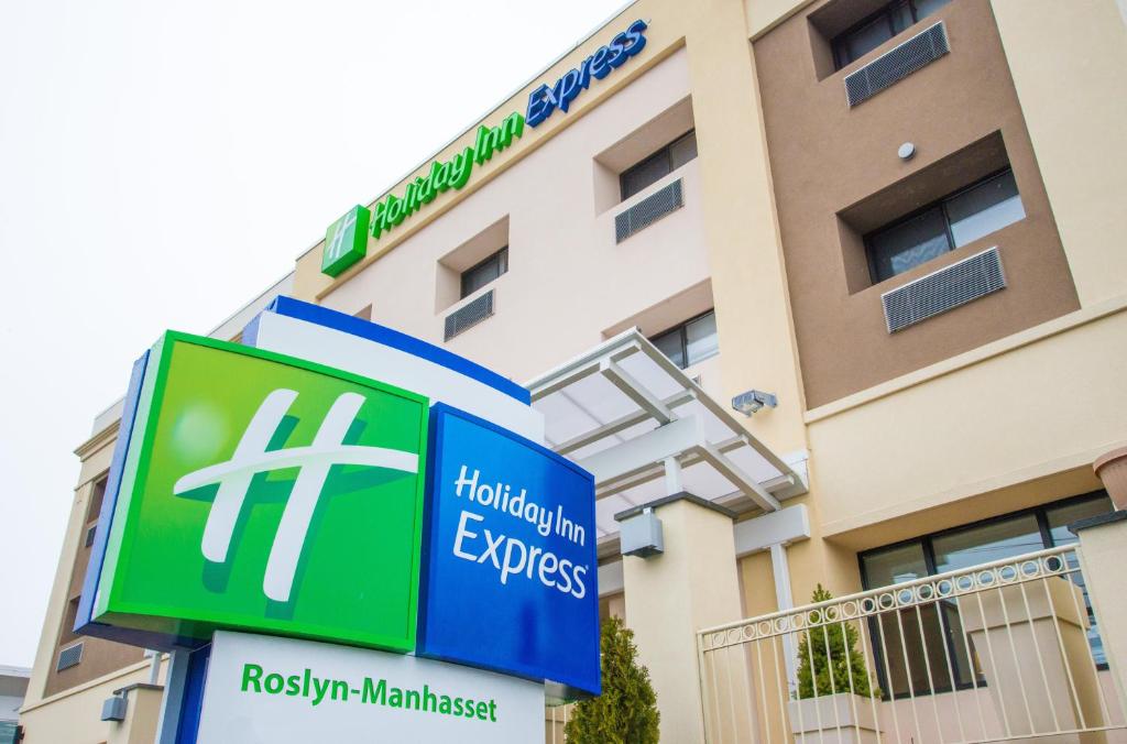 Holiday Inn Express Roslyn - Manhasset Area, an IHG Hotel image