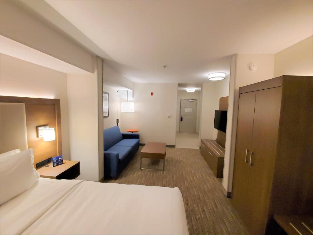 Holiday Inn Express Hotel & Suites Seattle North - Lynnwood, an IHG Hotel photo 1