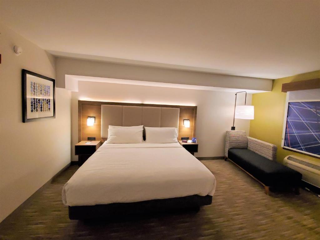 Holiday Inn Express Hotel & Suites Seattle North - Lynnwood, an IHG Hotel photo 4